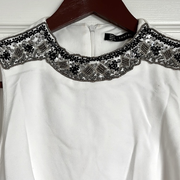 Zara white fitted dress with embellished neckline - Picture 2 of 2